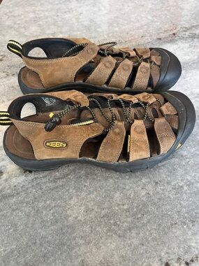 Keen Brown and Black Closed-Toe Outdoor Sandals- size 10